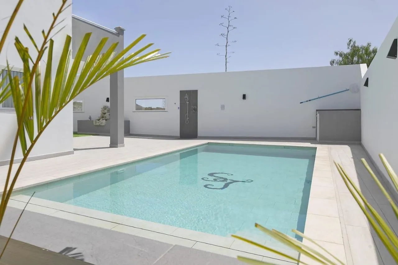 Stunning Apartment Within Villa Nr Los Cristianos Chayofa