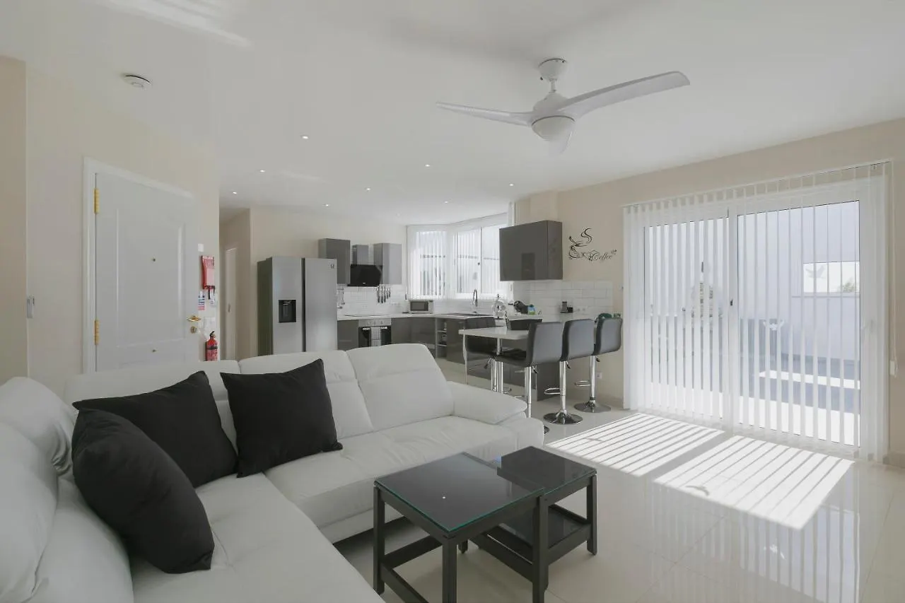 Stunning Apartment Within Villa Nr Los Cristianos Chayofa